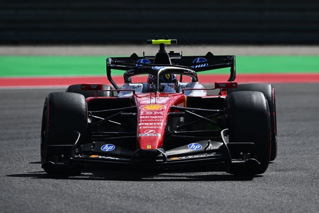 Льюіс Хемілтон випередив Макса Ферстаппена на FP3 Гран-прі США Формули-1