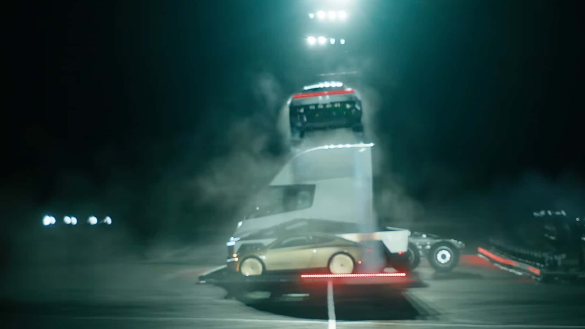 Tesla Roadster виконав трюк у повітрі – обертання на 360 градусів