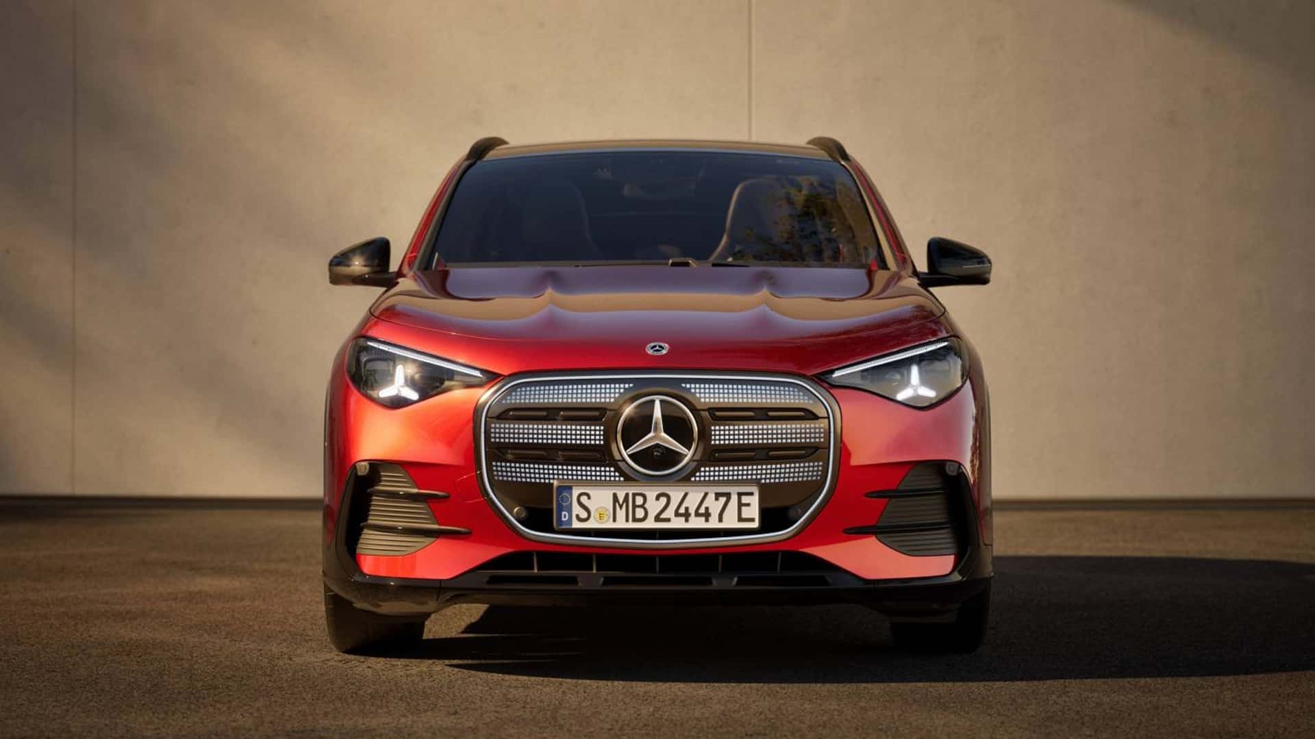 Кожен четвертий новий автомобіль Mercedes проданий у минулому кварталі мав електричний зарядний роз’єм