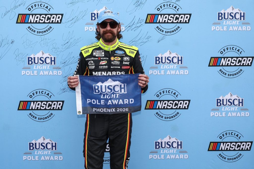 Ryan Blaney на поул-позиції, Kyle Larson має проблеми в стартовому складі NASCAR Cup у Феніксі