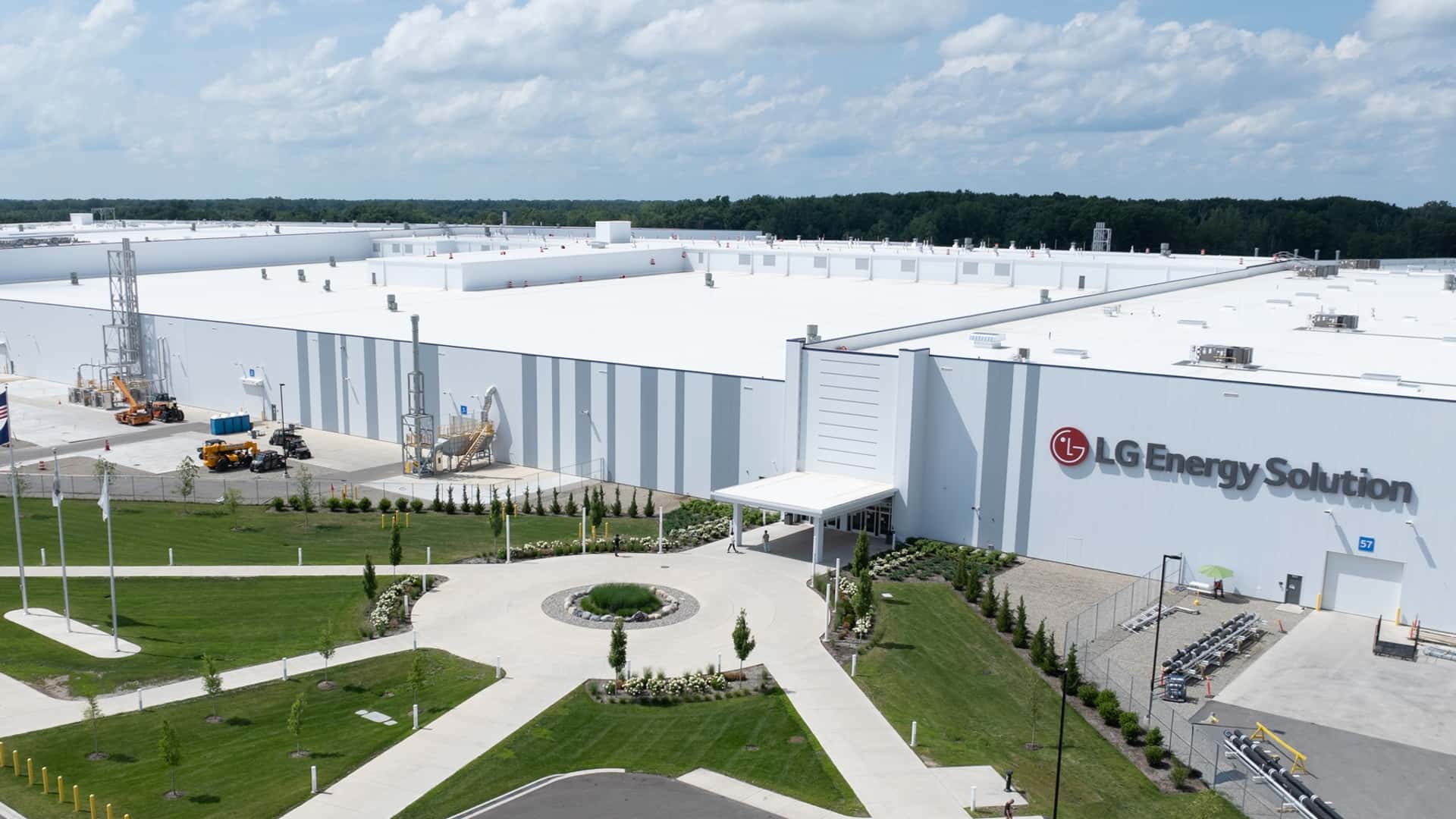 Tesla Supplier Achieves Record Earnings From Batteries